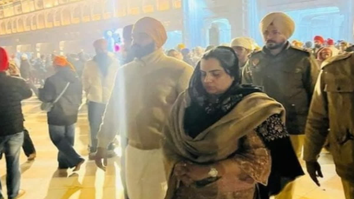 Controversy over MLA Baljinder Kaur bowing to Sri Darbar Sahib with uniform of security personnel