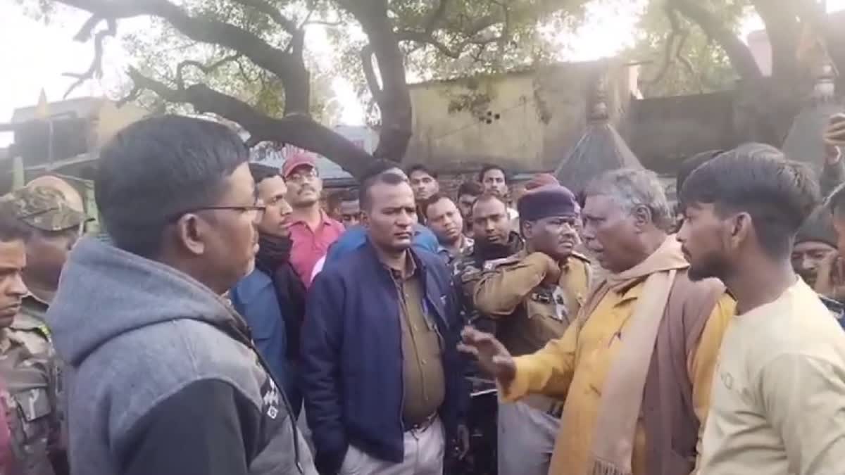 Demonstration against Hilltop Outsourcing Coal Mines in Dhanbad