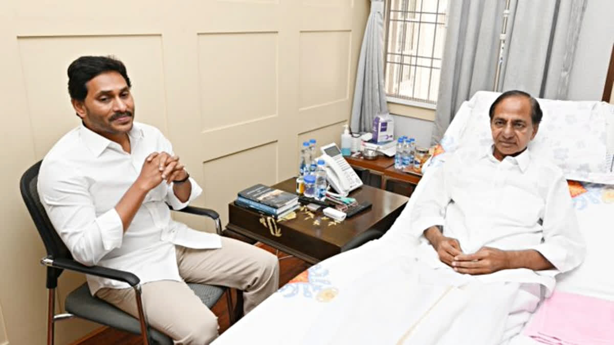 Andhra Chief Minister Jagan Mohan Reddy met the former Chief Minister of Telangana and inquired about his health