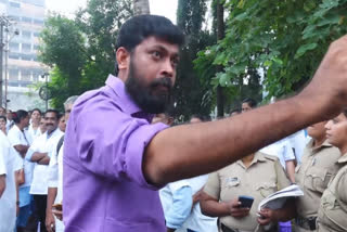 Vijin M l A KANNUR  എംഎല്‍എ എം വിജിൻ  കല്യാശ്ശേരി എംഎല്‍എ  MLA and police fight