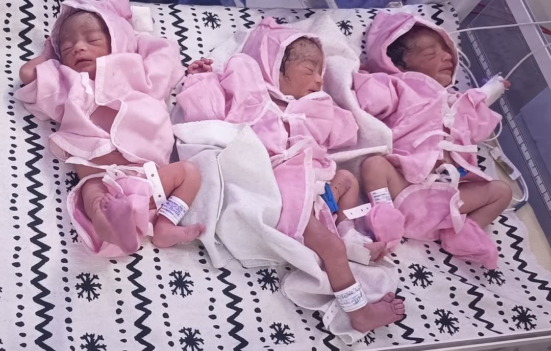 3 daughters born together