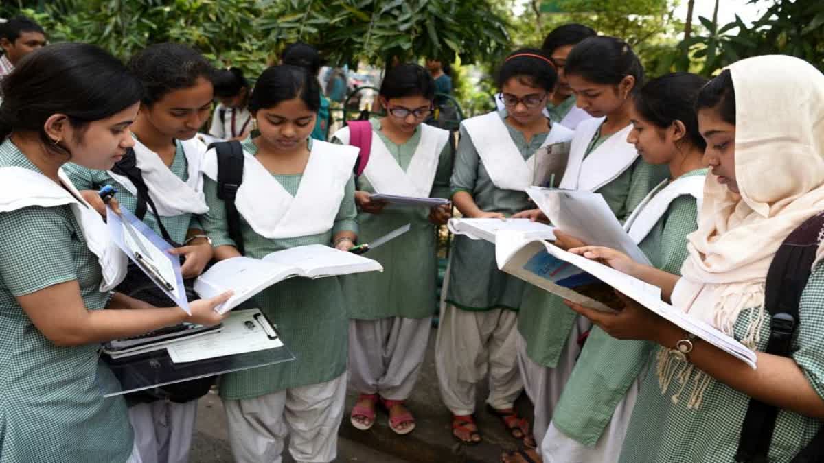 প্রশ্নফাঁস রুখতে কড়া পদক্ষেপ সংসদের