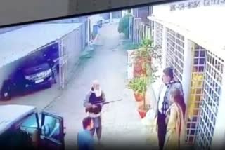 Shoot Dead In Lucknow  triple murder In Lucknow  സ്വത്ത് തർക്ക കൊലപാതകം  3 പേരെ വെടിവെച്ച് കൊന്നു