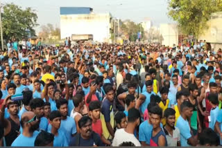 theni-marathon-competition-youths-are-protesting-that-there-are-no-basic-facilities