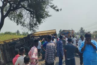 four-women-dead-for-tractor-trailer-overturns-in-belagavi