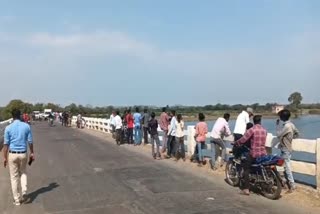 Dead body found floating in river