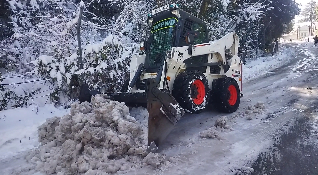 Restoring Roads Closed due to Snowfall in Dalhousie