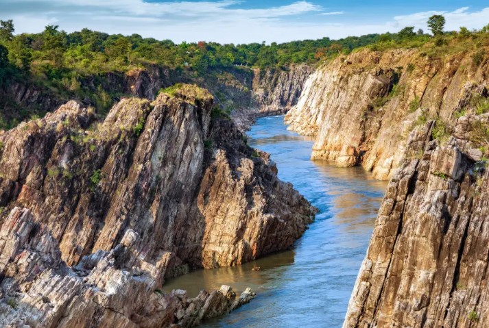 narmada river bhedaghat