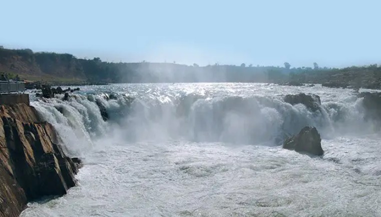 Narmada river bhedaghat