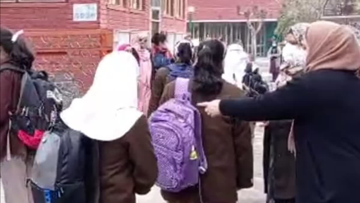 Schools Reopen in Kashmir after Over Three Months of Winter Vacation