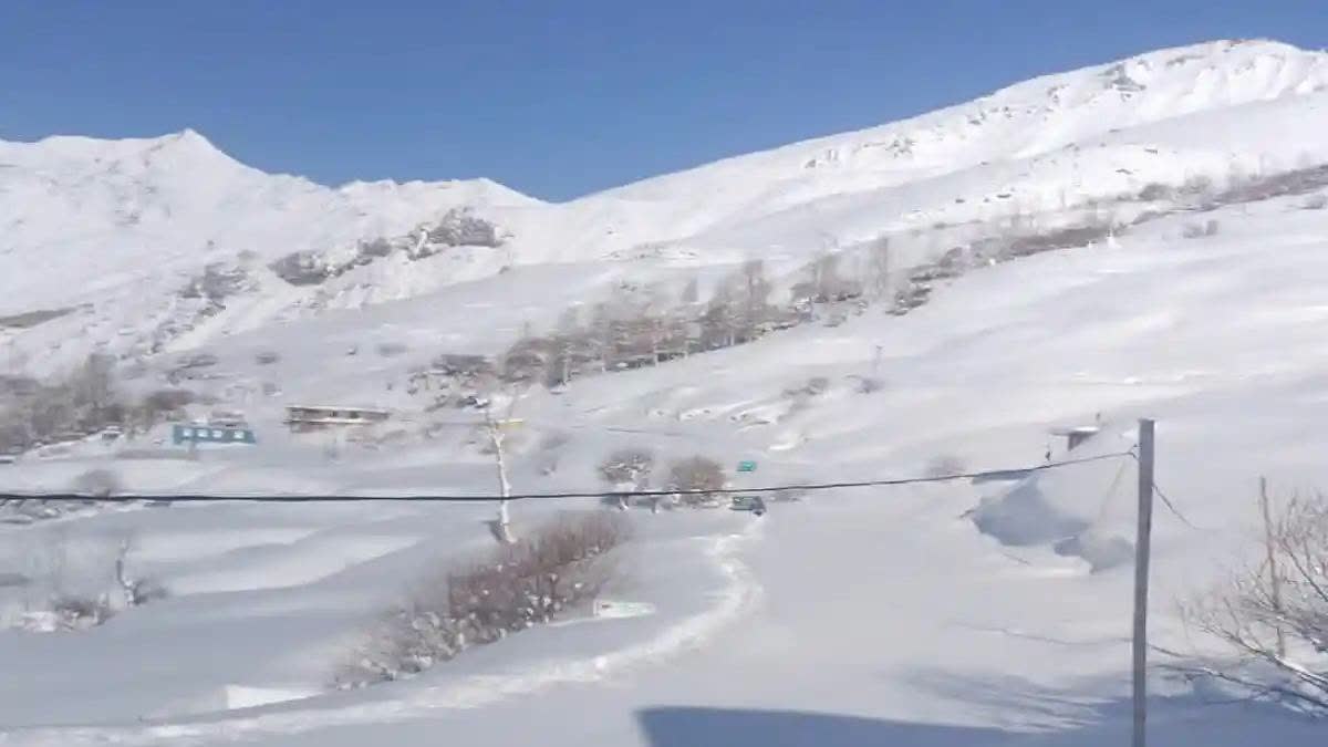 Tourists Stranded in Himachal