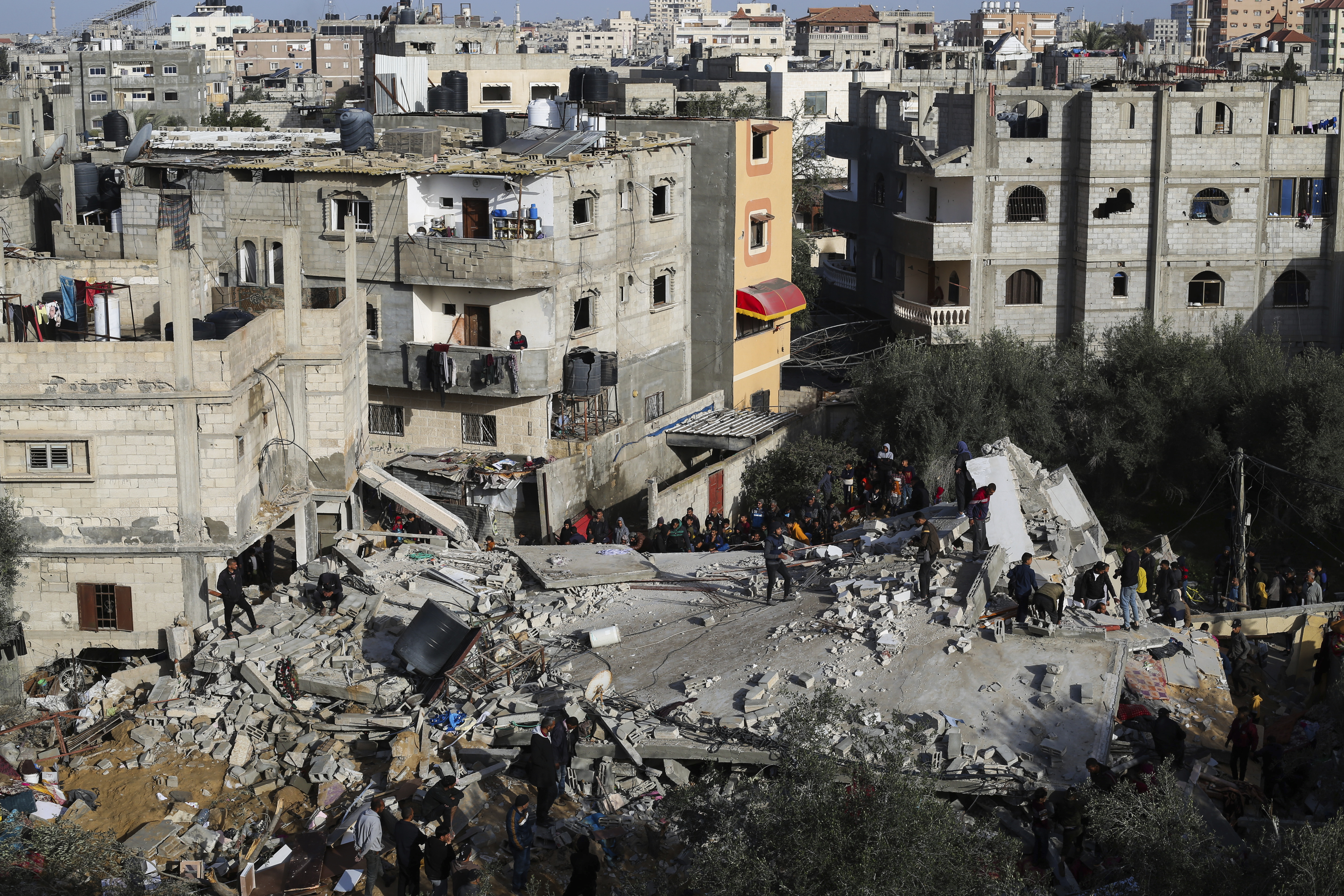 غزہ کے جنوبی شہر رفح میں ایک اسرائیلی حملے۔۔۔۔( Photo: AP)