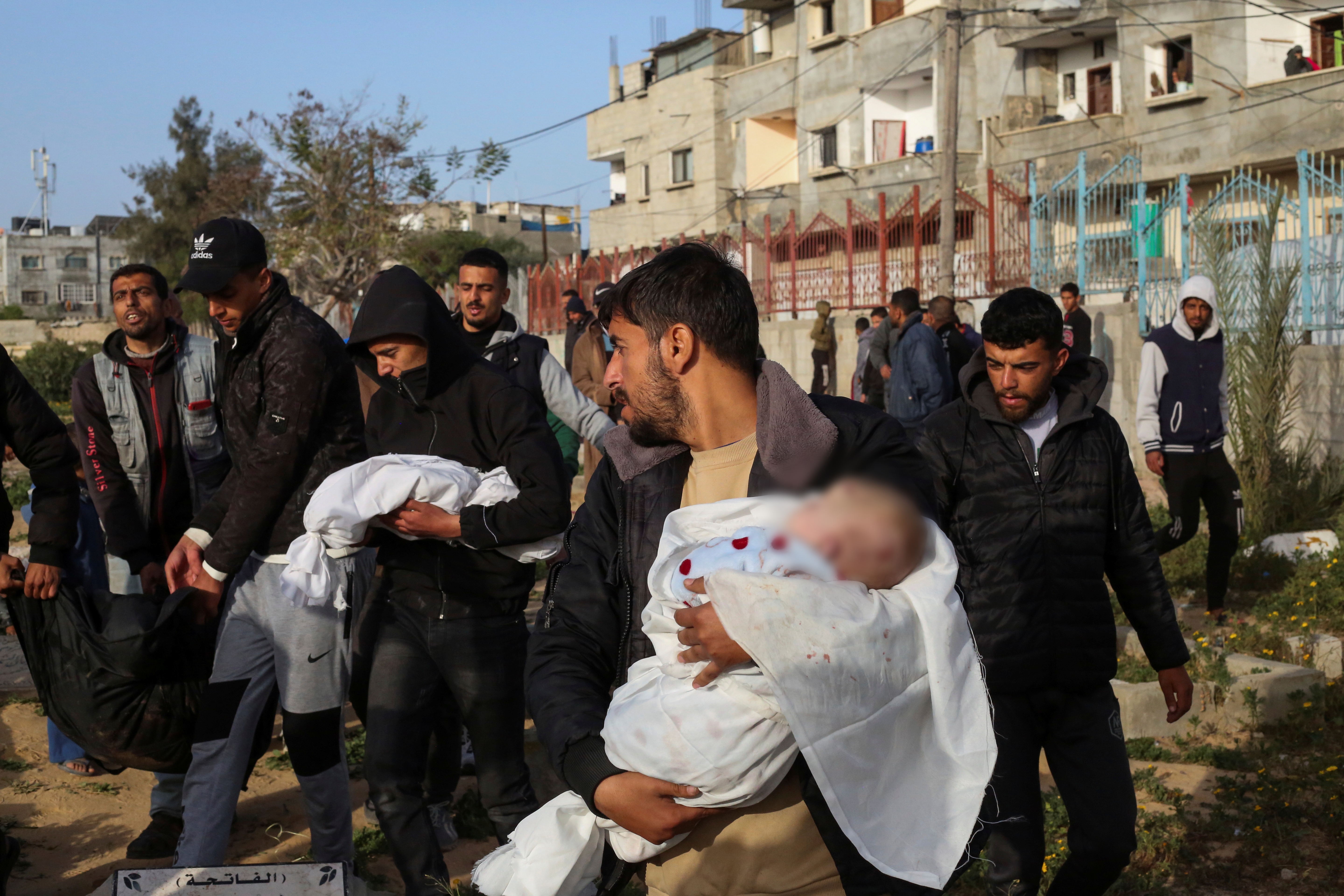 غزہ کے جنوبی شہر رفح میں ایک اسرائیلی حملے۔۔۔۔( Photo: AP)