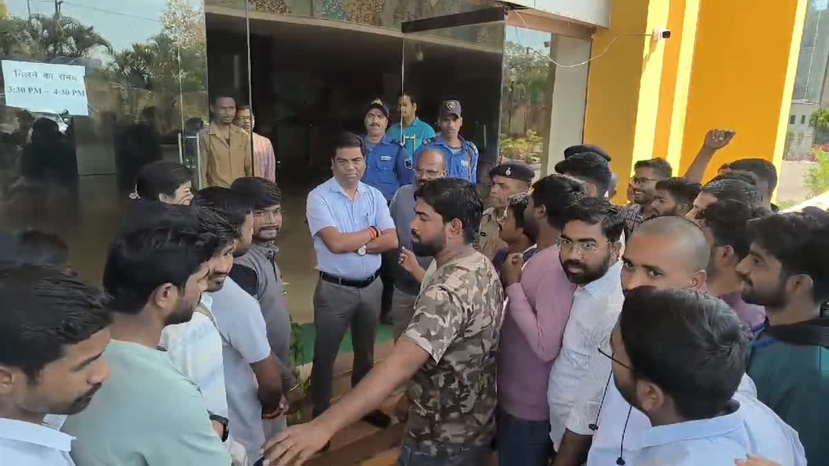 students-protest-against-bike-theft-in-ranchi