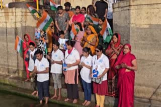 चैंपियंस ट्रॉफी सेमीफाइनल से पहले टीम इंडिया की जीत की प्रार्थना करते क्रिकेट फैंस