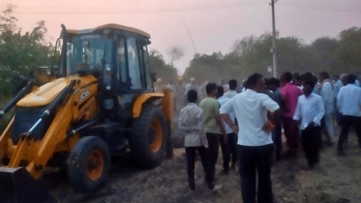 KARNATAKA  VIJAYAPURA  BOY FELL INTO A BOREWELL  RESCUED