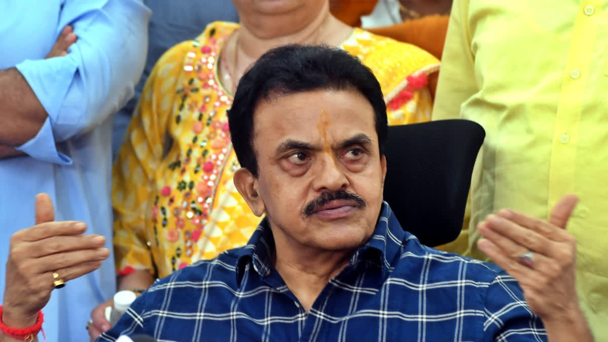 The Congress slammed former leader Sanjay Nirupam for levelling baseless charges on the party and said his exit will have no impact in Mumbai. Nirupam, a former Mumbai unit chief and ex MP, said that the grand old party expelled him shortly after he submitted his resignation to Congress chief Mallikarjun Kharge on Wednesday.