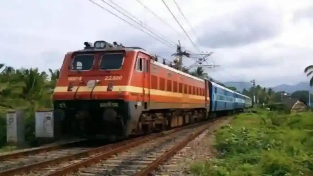 A TTE was attacked inside a train by a beggar in Kerala