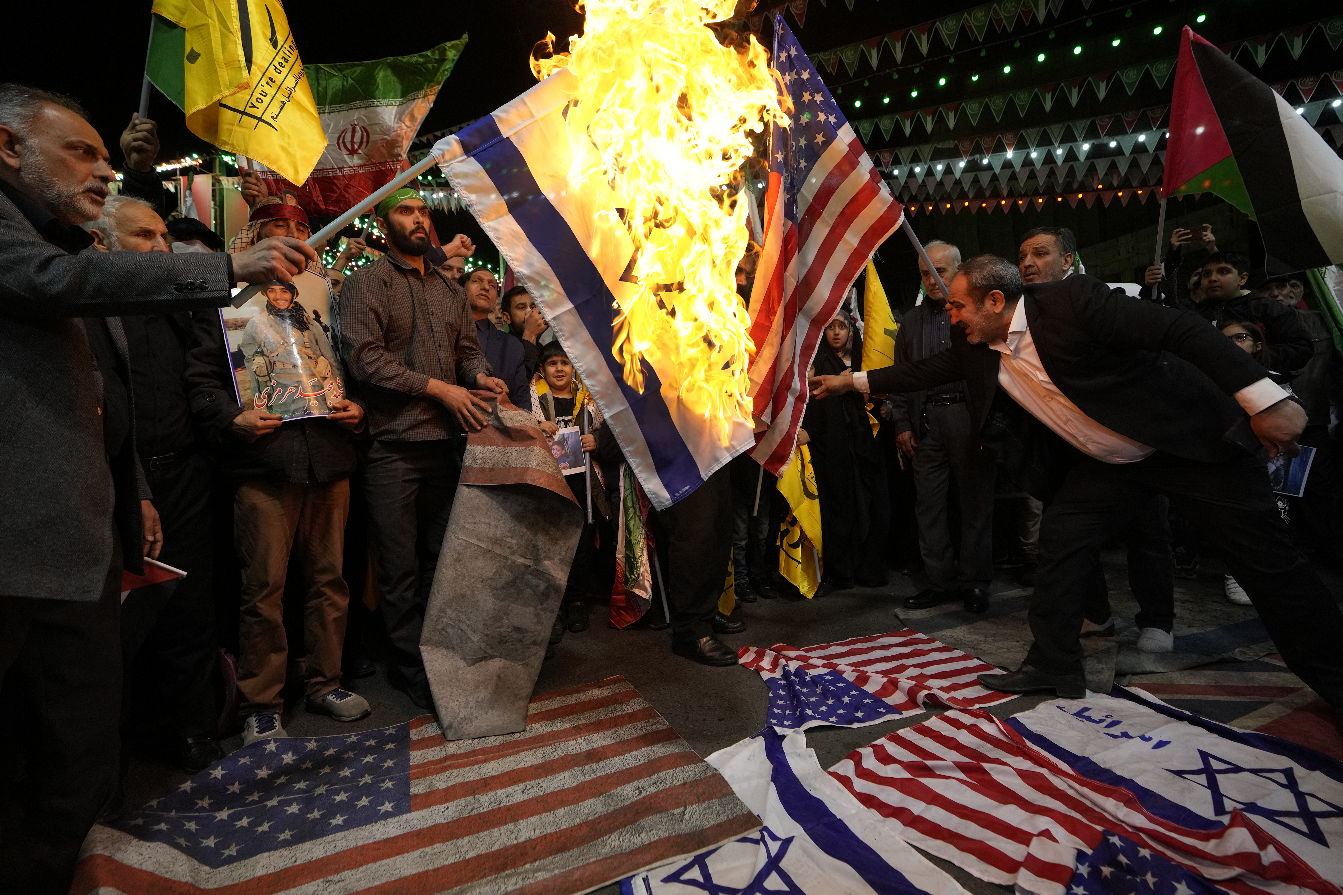 ایران میں اسرائیل اور امریکہ کے خلاف احتجاج