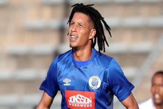 The 24-year-old footballer Luke Fleurs, a defender of the South African Football team, was killed in a hijacking in Johannesburg on Thursday.