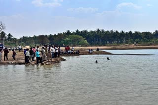 an-old-man-died-while-trying-to-save-a-boy-who-was-drowning-in-a-lake