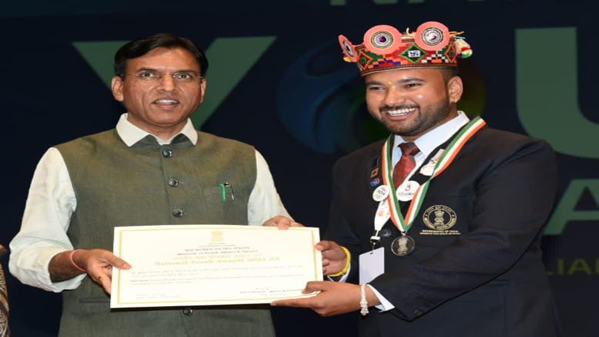 कुल्लू के सुमित ठाकुर को मिला राष्ट्रीय युवा पुरस्कार