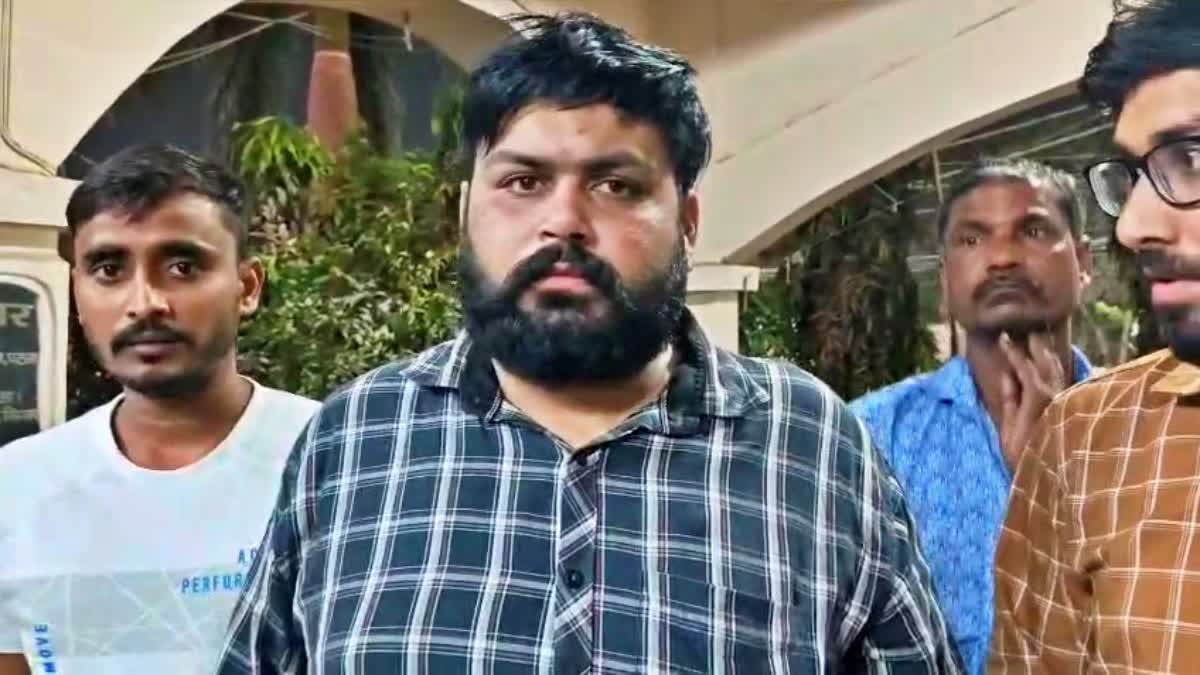 राहुल गांधी का पीए बनकर ठगी करने वाला गिरफ्तार