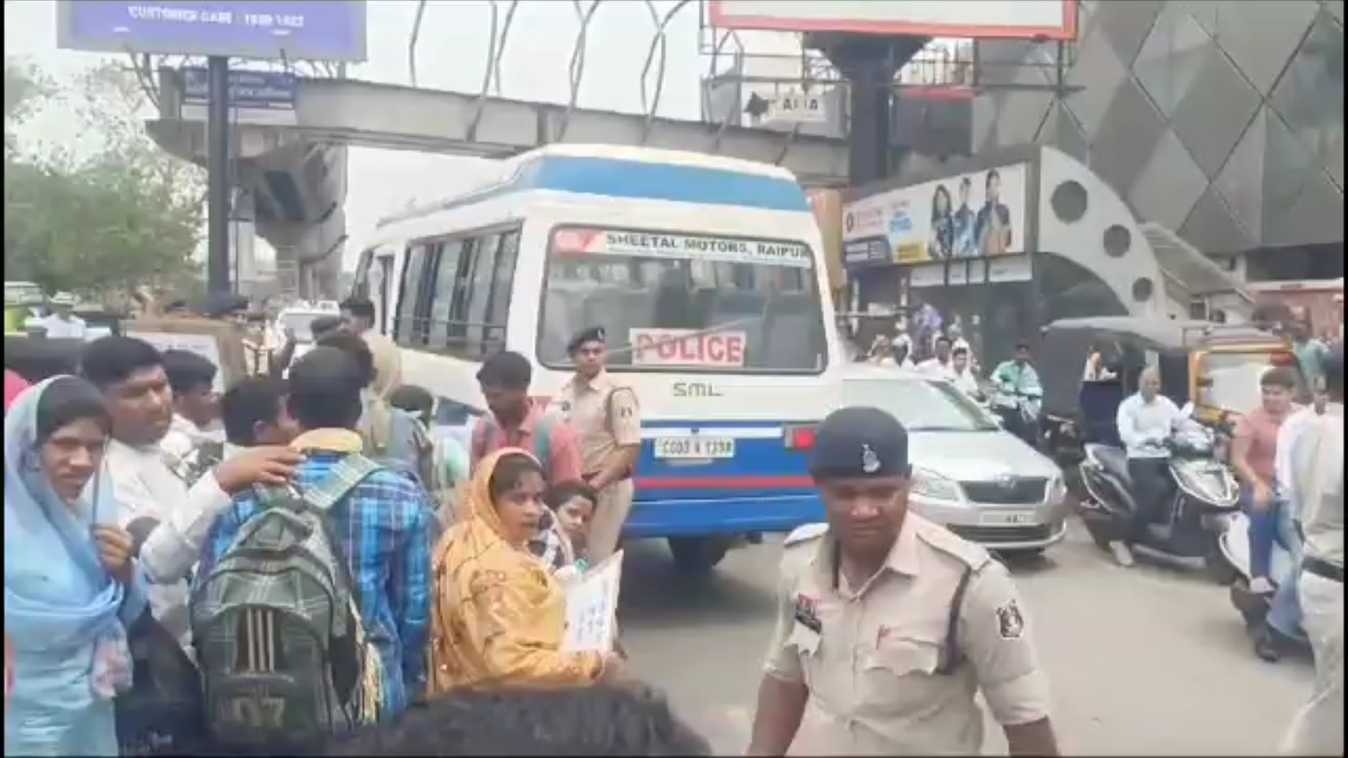 Disabled people ruckus in Raipur