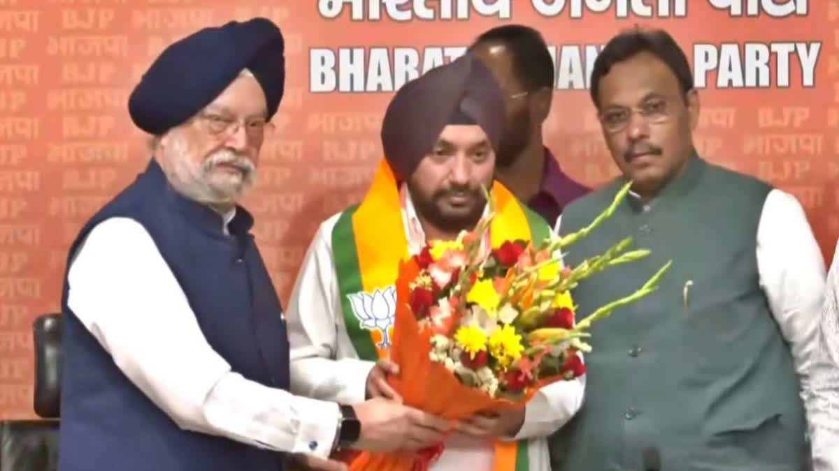 Former Delhi Congress Chief Arvinder Singh Lovely joined the Bharatiya Janata Party (BJP) in the national capital on Saturday, days after he quit as chief of the Congress' Delhi unit, citing the alliance with the AAP as one of the reasons.