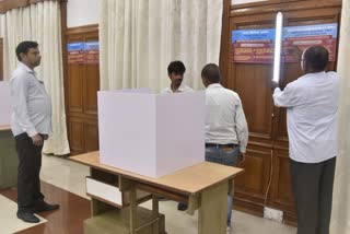 Polling Station (symbolic photo)