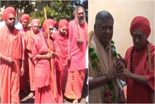 MOOJAGU SWAMIJI  SURESHA ANGADI  SWAMIJI BLESSES SHETTAR  BELAGAVI