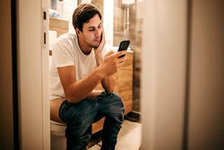 Using Smartphone In Toilets