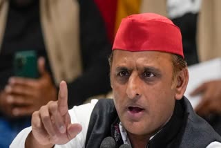 Samajwadi Party leaders put under house arrest before counting, Akhilesh Yadav objects