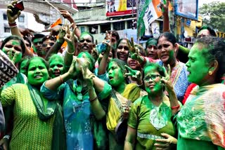 TMC Supporters Celebrate LIVE