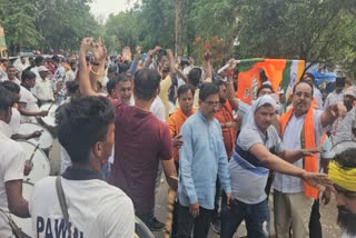 BJP workers celebrate Manish Jaiswal decisive lead in Hazaribag Lok Sabha seat