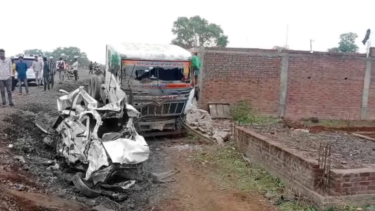 4 Children Among 9 Killed As Truck Overturns On Van In MP's Jhabua