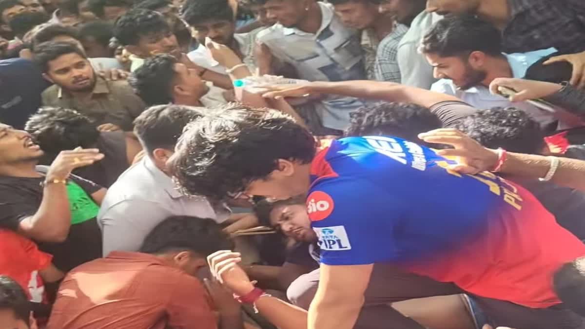 ఆర్సీబీ విక్టరీ సంబరాల్లో విషాదం- తొక్కిసలాటలో పదకొండు మంది మృతి!
