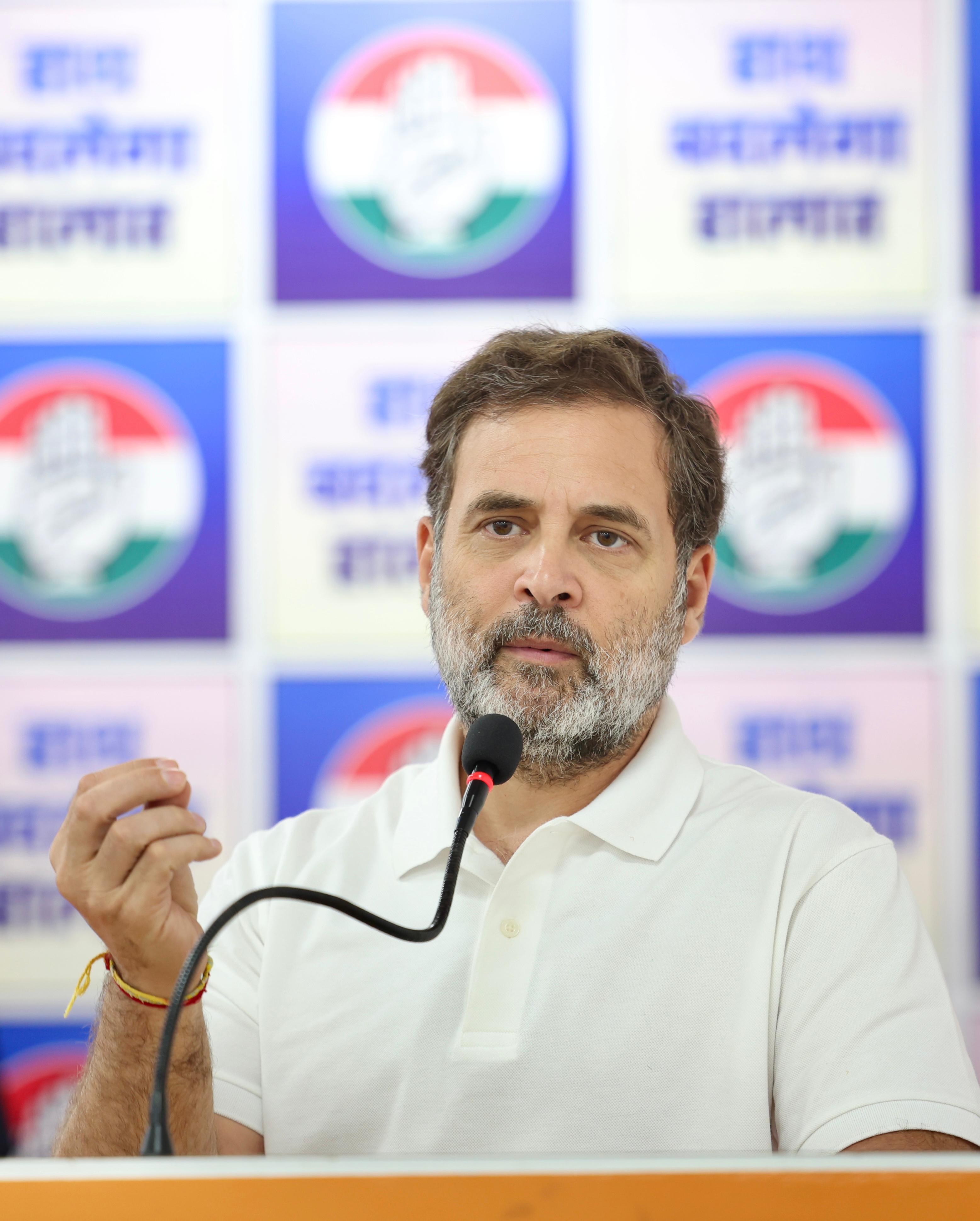 https://etvbharatimages.akamaized.net/etvbharat/prod-images/04-06-2025/24308850_rahul-gandhi-meeting-with-haryana-congress-leaders-in-chandigarh-showed-strictness-regarding-factionalism_4.jpg