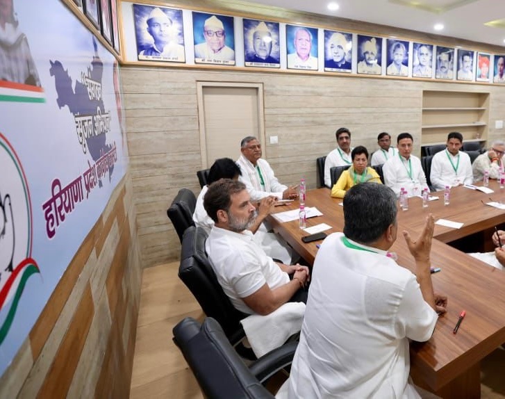 https://etvbharatimages.akamaized.net/etvbharat/prod-images/04-06-2025/24308850_rahul-gandhi-meeting-with-haryana-congress-leaders-in-chandigarh-showed-strictness-regarding-factionalism_4.jpg