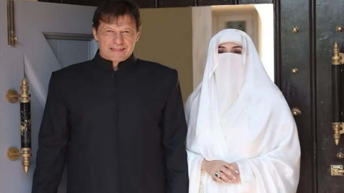 Pakistan Politics: NAB summons Imran Khan, his wife Bushra Bibi in scam case