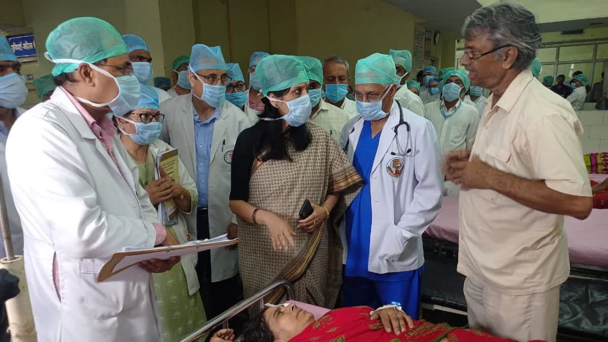 ACS Shubhra Singh Visited SMS Hospital