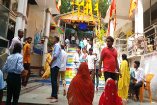 Devotees thronged pahadi temple of Ranchi