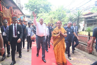 Assam: Vice President Jagdeep Dhankhar offers prayer at Kamakhya temple