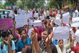selected teacher candidates protest in bhopal