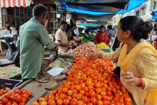 Tomato Selling More than 120 Rupees per kg in Haldwani