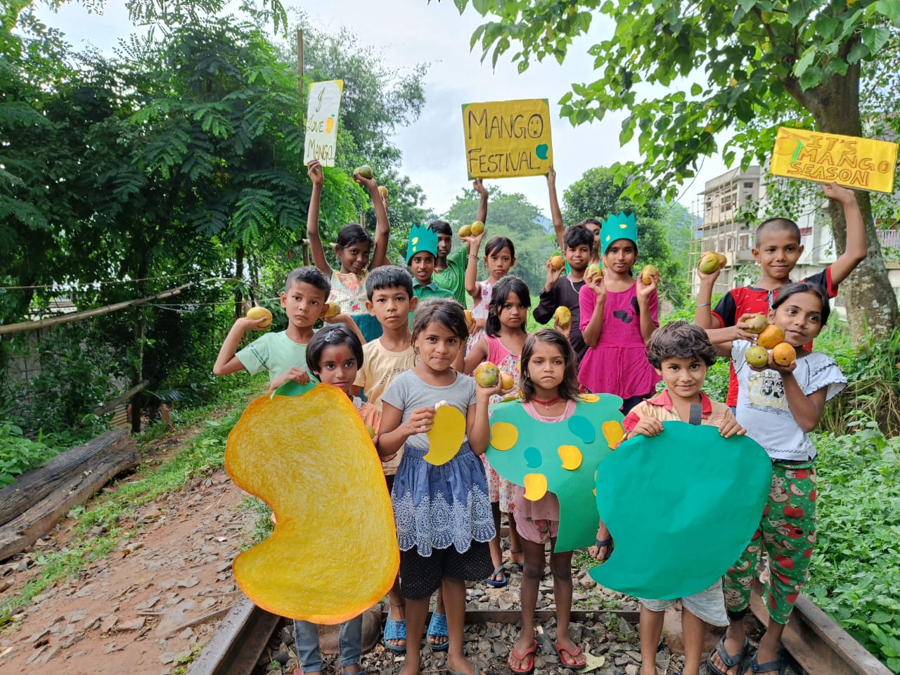 Aam festival celebrated among footpath children