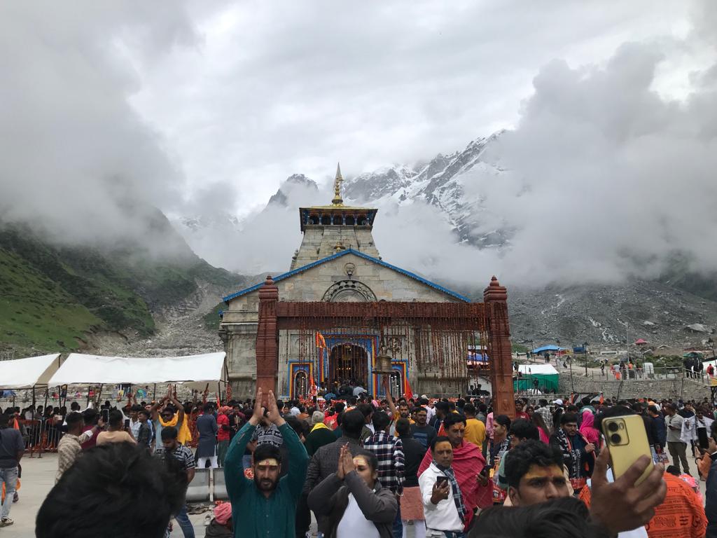 Devotees Reach Kedarnath on first day of Sawan