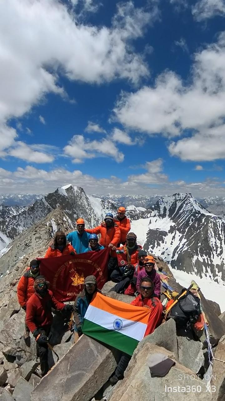 जवाहर पर्वतारोहण संस्थान की टीमों ने बनाया रिकॉर्ड