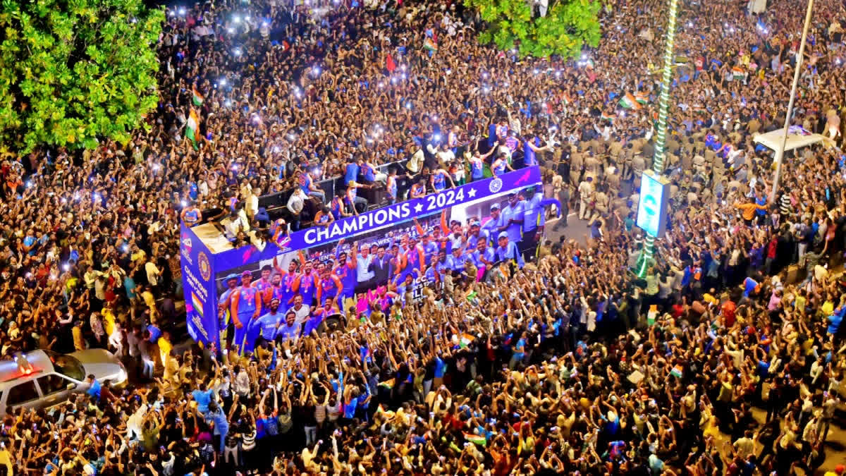 Sea of people gather at Mumbai's Marine Drive to welcome Team India