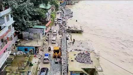 Rain landslides closes national highway 10